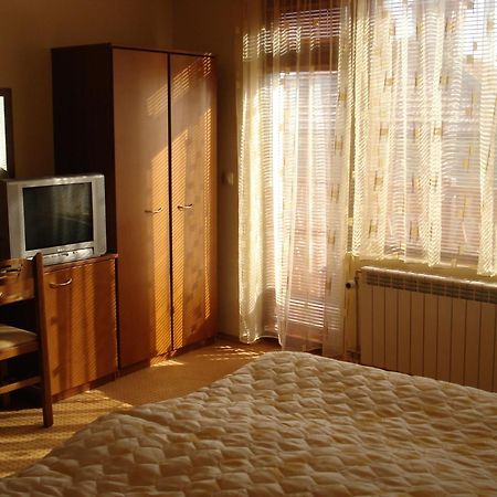 Guesthouse Kiritsovi Банско Экстерьер фото